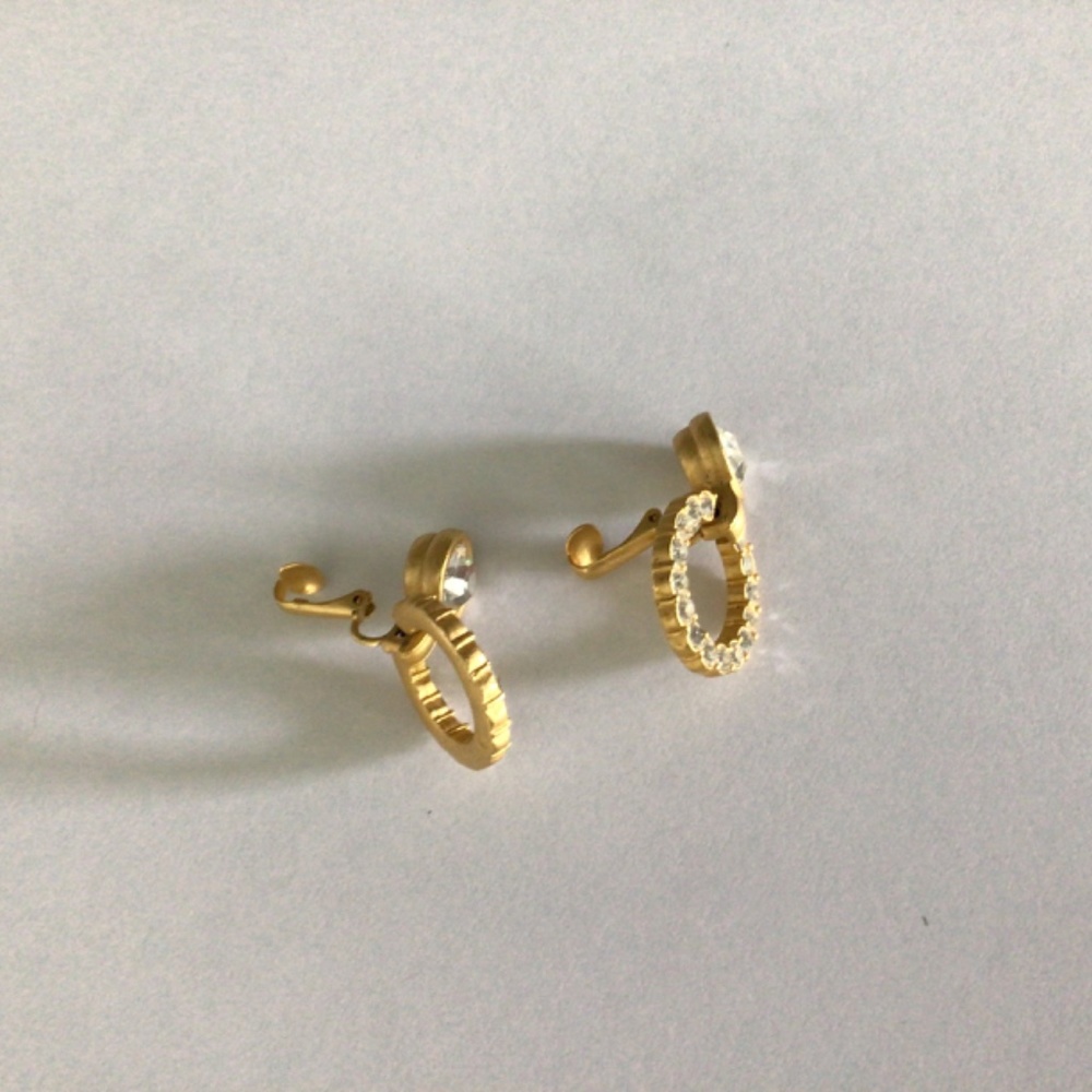 Brushed gold CLIP earrings - Picture 3 of 3